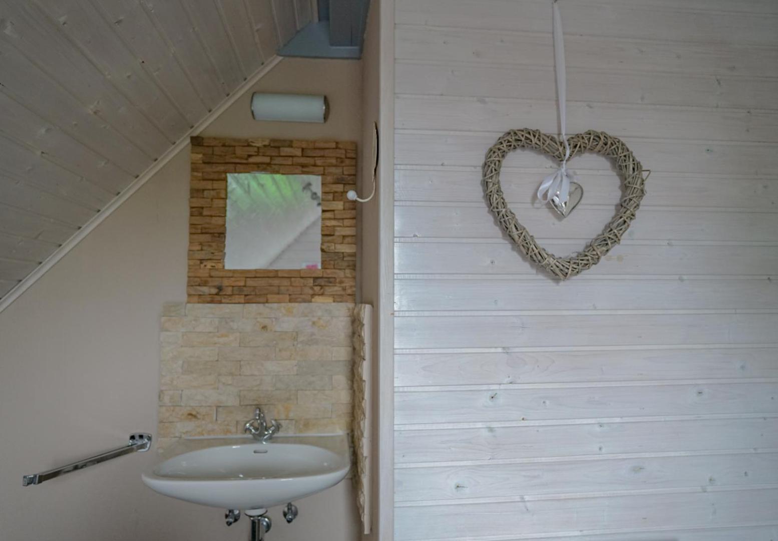 Ferienhaus "Gestiefelter Kater" Am See Im Bergland Kirchheim  Eksteriør bilde